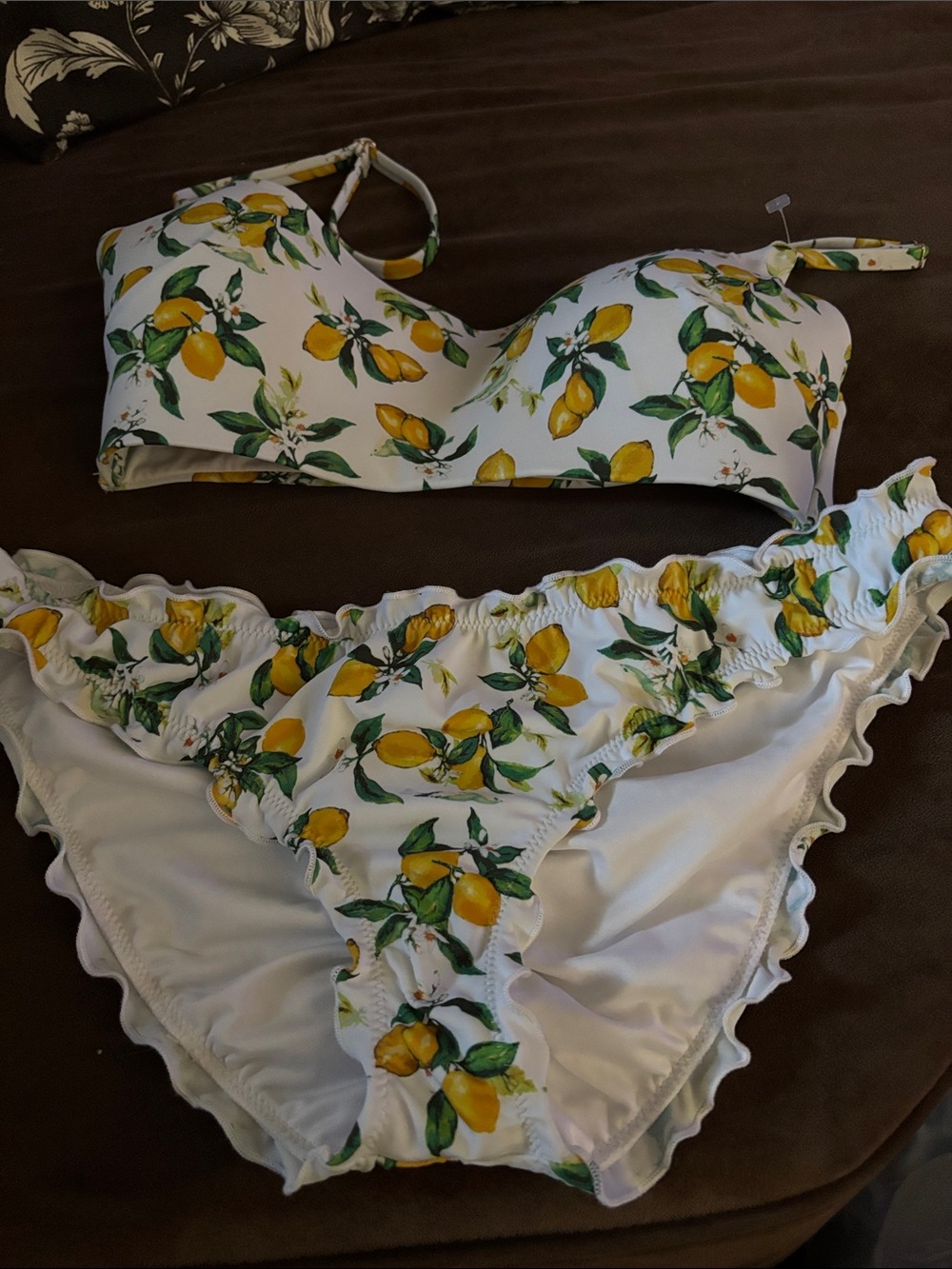 Beautiful Victoria's Secret Lemon / White Bikini